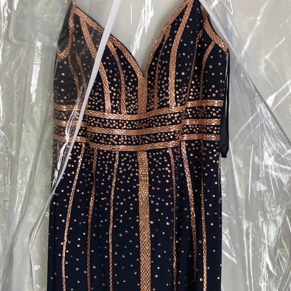Like New Dress, Rose Gold GLOW Formal Prom Homecoming Dress Sz 6 - Picture 7 of 8